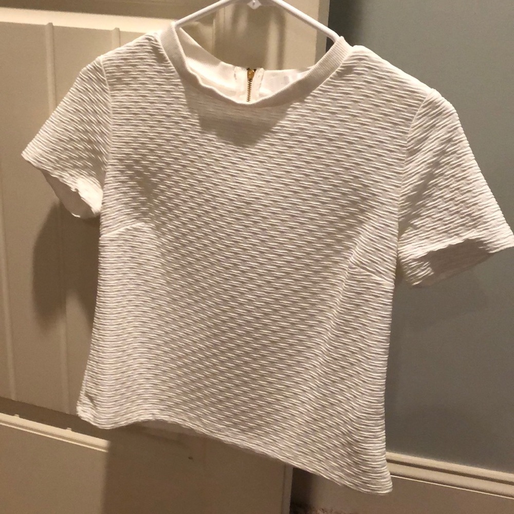 White textured crop top